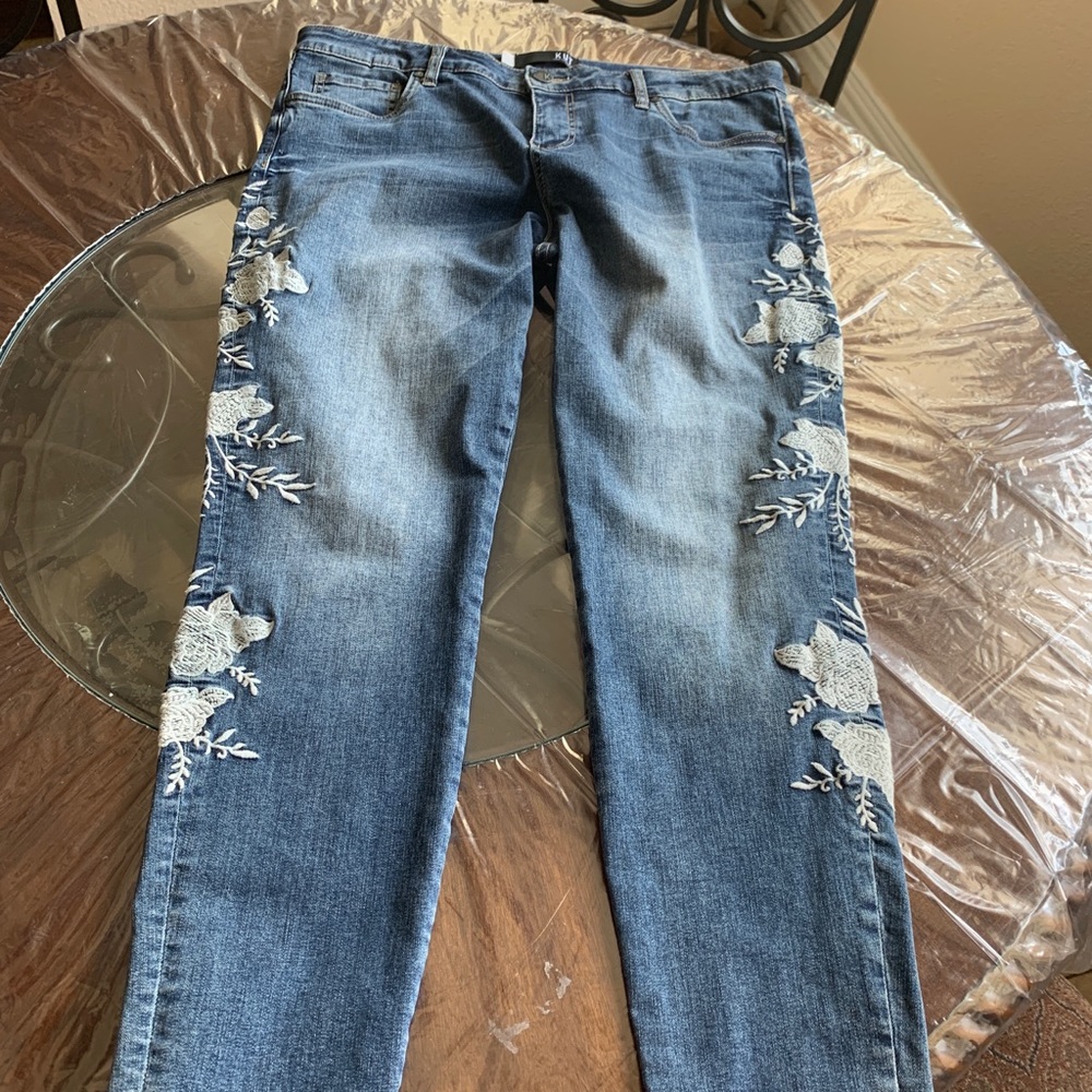 Women’s jeans - Picture 2 of 5
